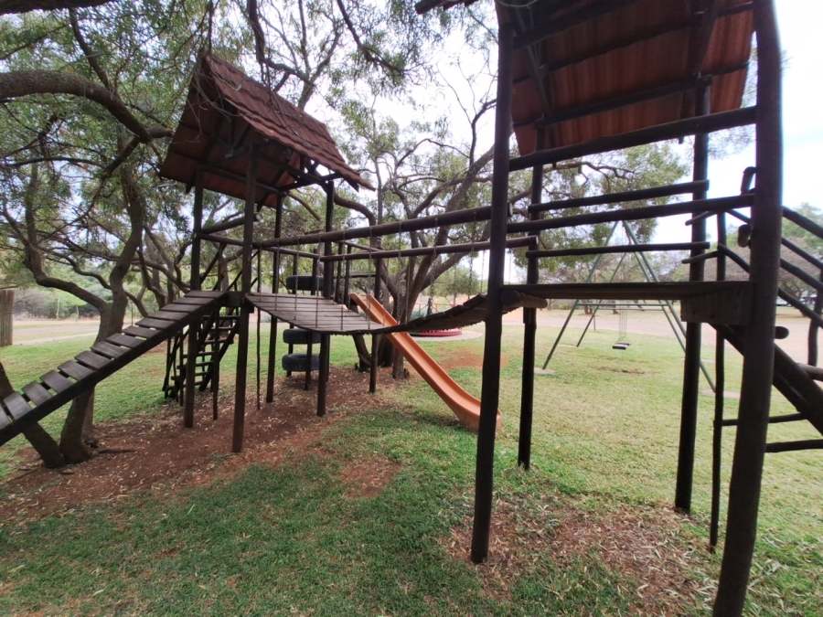 10 Bedroom Property for Sale in Swartruggens North West